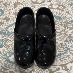 Dansko Black Glossy Mules